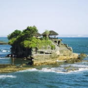 Hinduisitický chrám Tanah Lot, Bali, Indonésie