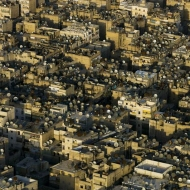 Satelitní antény na střechách v Sýrii