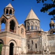 Ečmiadzin - srdce Arménské církve
