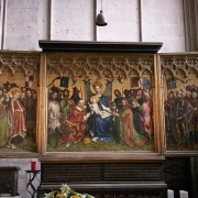 Oltář v Kolínské katedrále, otevřený s Madonou a světci