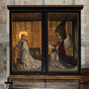 Oltář v kolínské katedrále, uzavřený s motivem Zvěstování