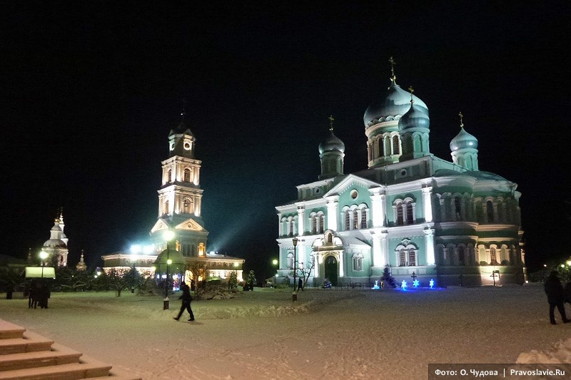 Chrám Proměnění Páně v noci, Divejevský klášter