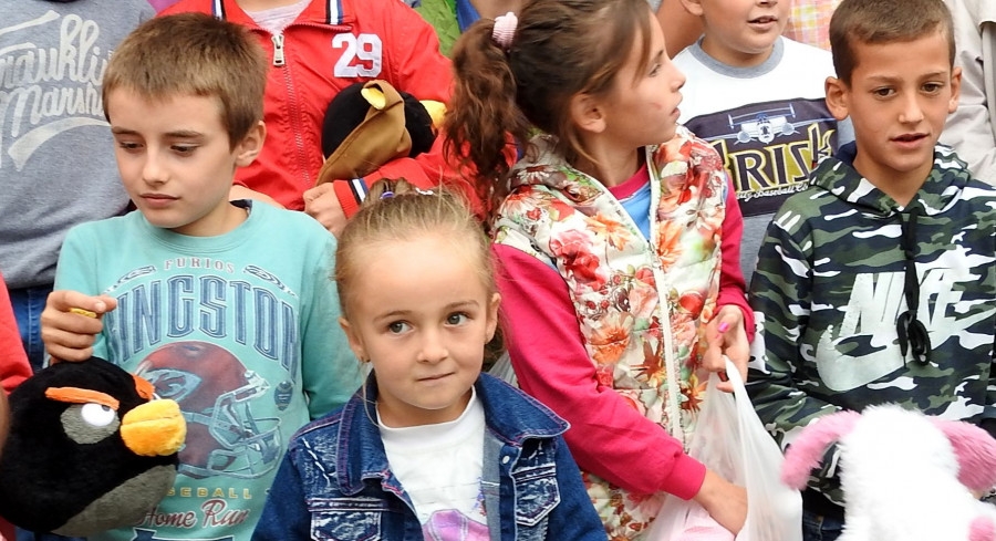 Srbske deti v Kosovu