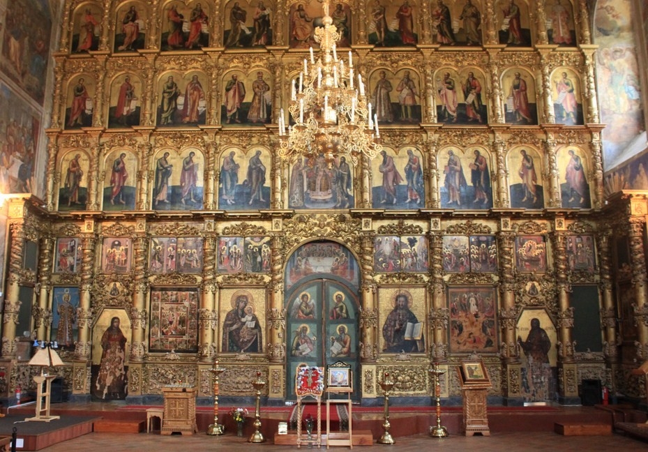 6. Mnohořadový (vysoký) ikonostas, chrám Proměnění Páně, Uglič, Rusko